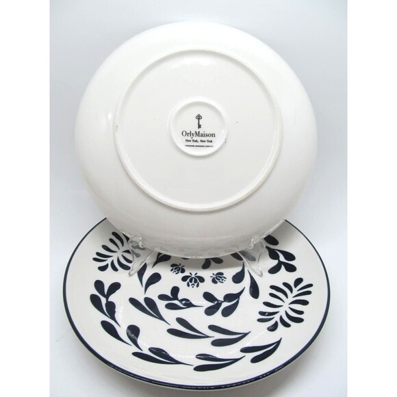 Orly Maison New York 10” Dinner Plates Navy & White Set of 2 - Picture 4 of 16